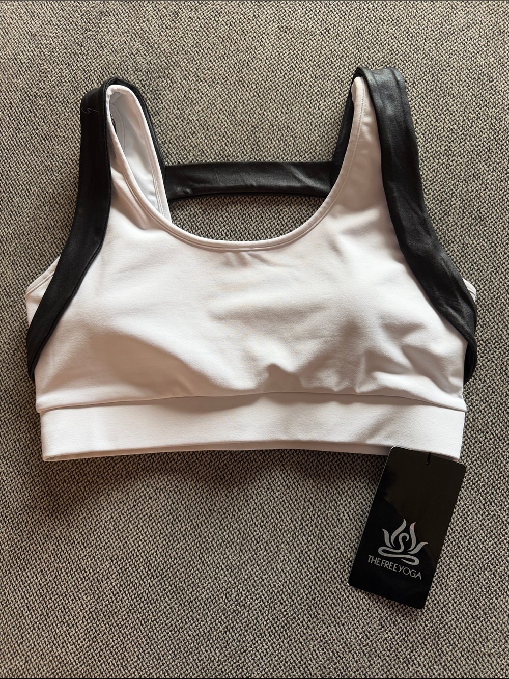 The Free Yoga White & Black Contrast Sports Bra sz M